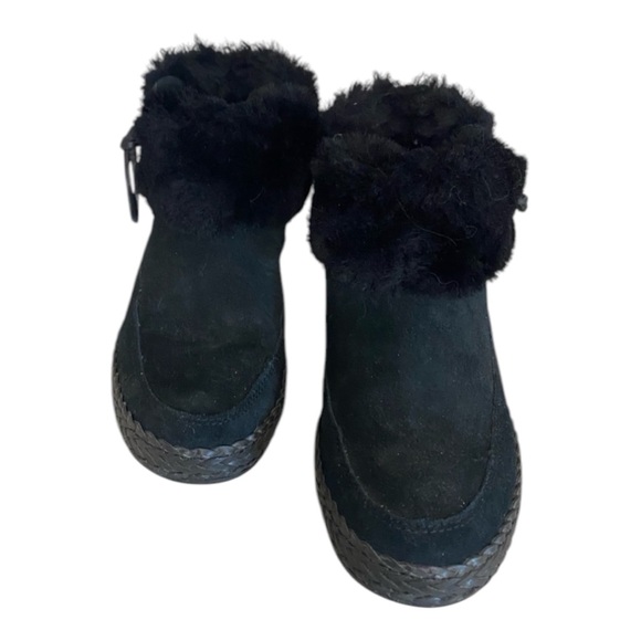 UGG BOOTIES - Picture 2 of 5